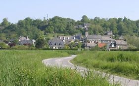 Maisonnette au pied du Mont Dol
